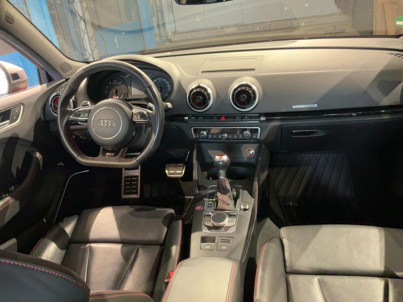 Audi RS 3 Sportback 2.5 TFSI quattro — zdjęcie 12