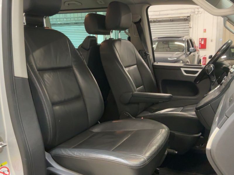 Volkswagen T5 Multivan 2.0 TDI Highline — zdjęcie 11