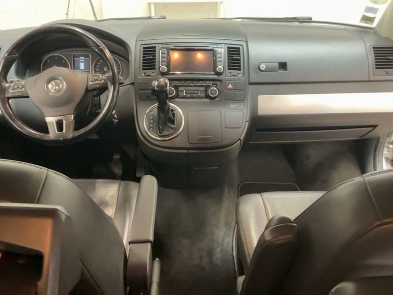 Volkswagen T5 Multivan 2.0 TDI Highline — zdjęcie 12