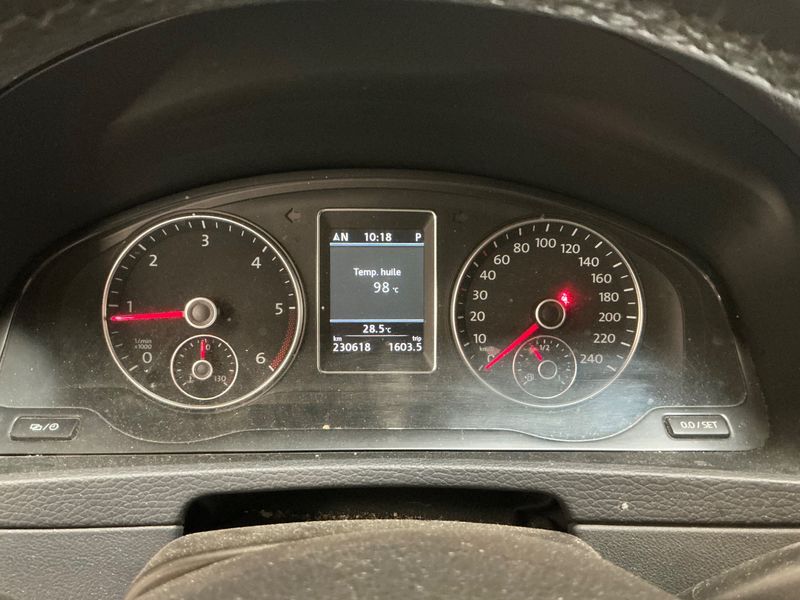 Volkswagen T5 Multivan 2.0 TDI Highline — zdjęcie 13