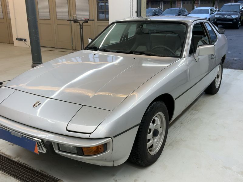 Porsche 924