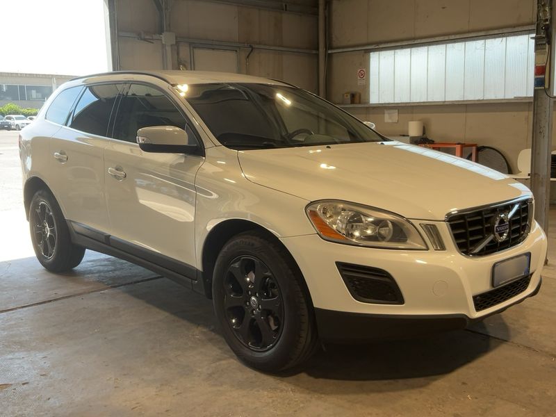Volvo XC60 2.4 D5 Momentum AWD 2012 – снимка 12