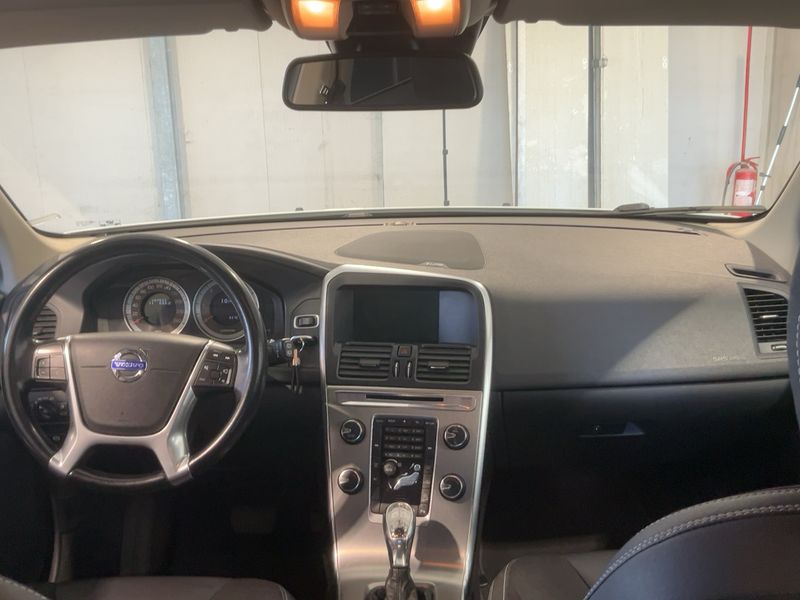 Volvo XC60 2.4 D5 Momentum AWD 2012 – снимка 18