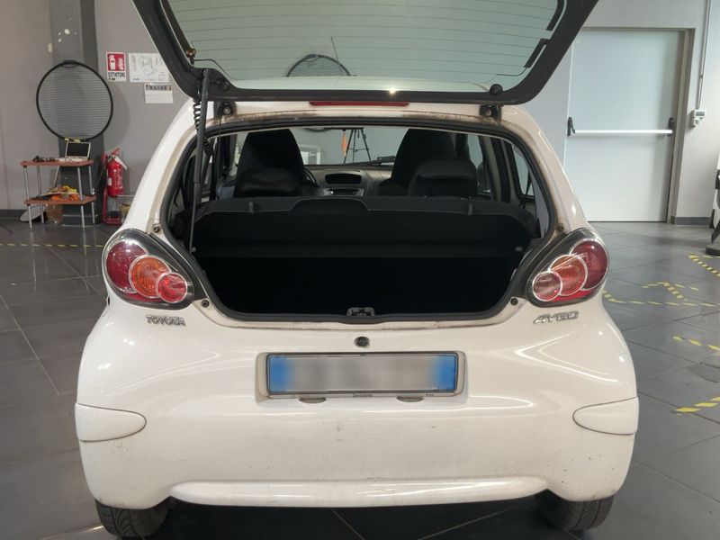 Toyota Aygo 1.0 Now — zdjęcie 10