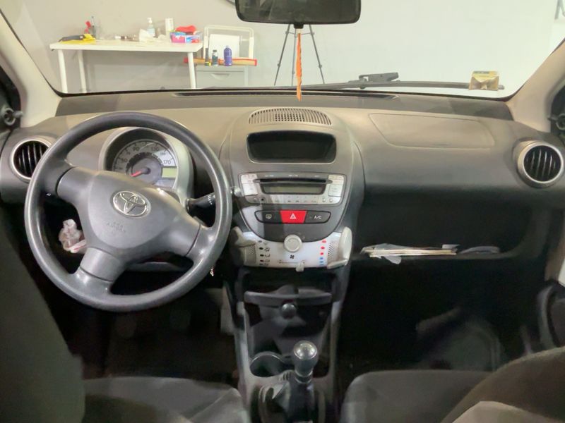 Toyota Aygo 1.0 Now — zdjęcie 12