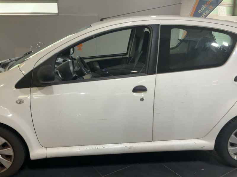 Toyota Aygo 1.0 Now — zdjęcie 4