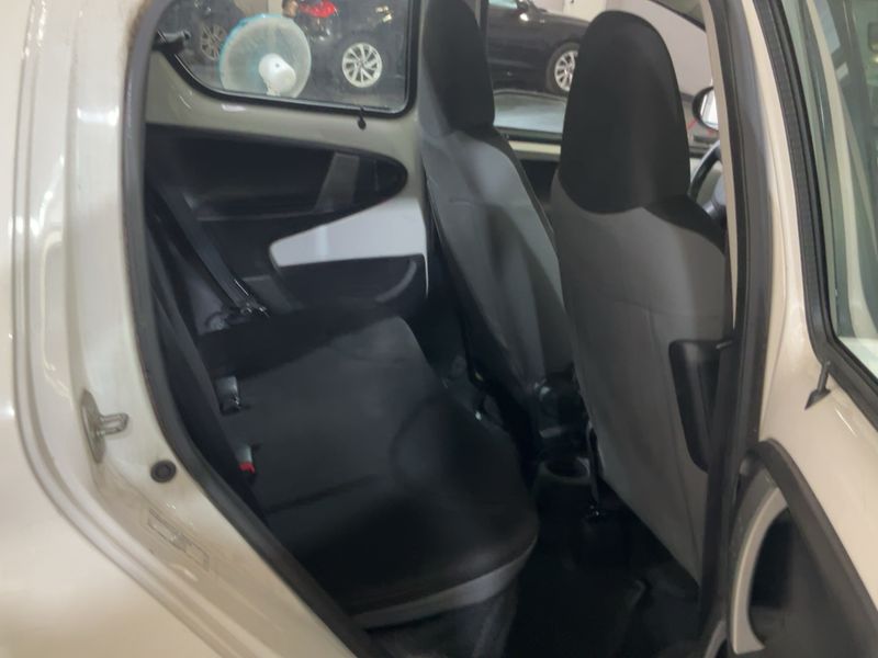 Toyota Aygo 1.0 Now — zdjęcie 14