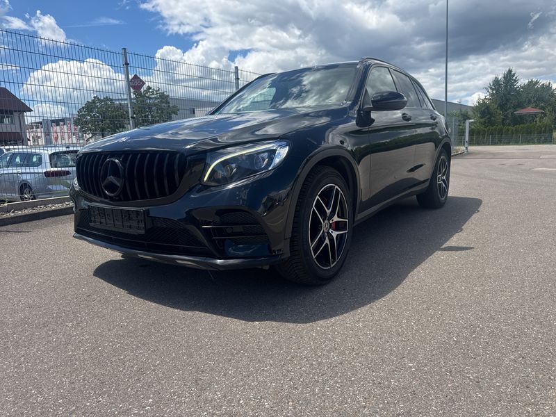 Mercedes-Benz GLC-Klasse GLC 250 4Matic AMG Line — zdjęcie 1