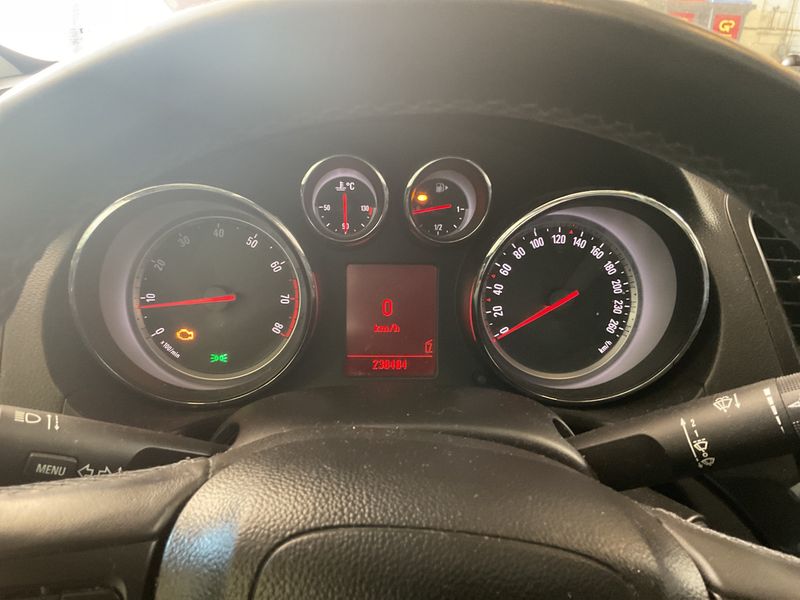 Opel Insignia 1.8 Cosmo — zdjęcie 4