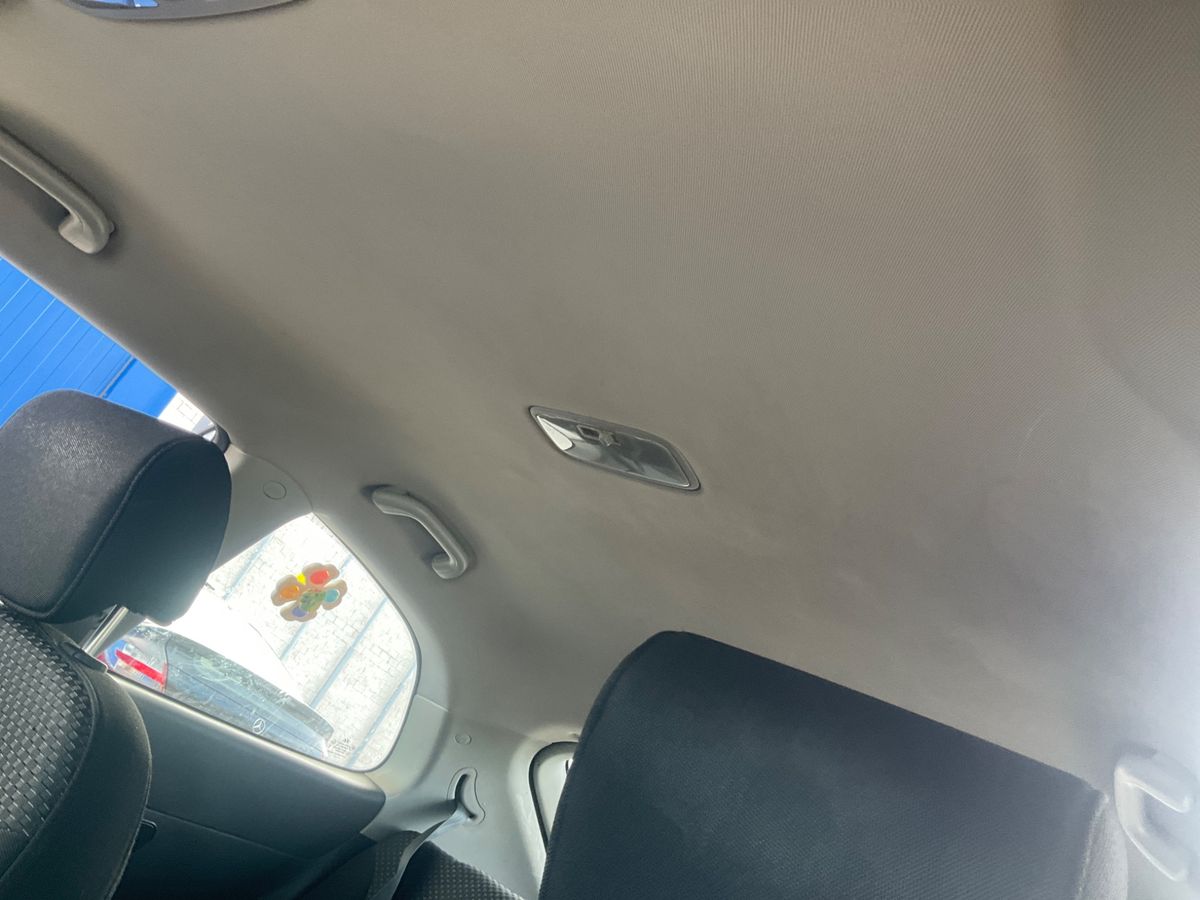 Hyundai Accent 2010 — photo 11