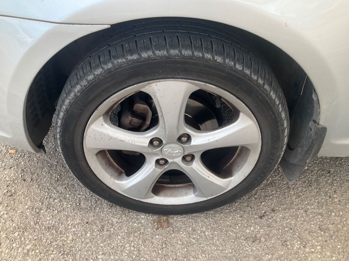 Hyundai Accent 2010 — photo 9