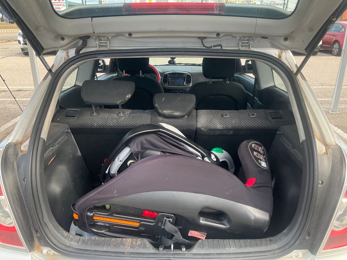 Hyundai Accent 2010 — photo 8