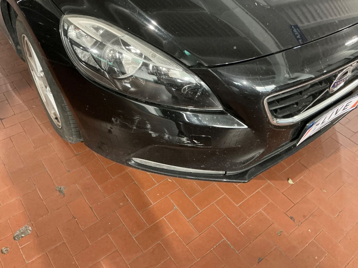 Volvo V40 2016 — photo 36