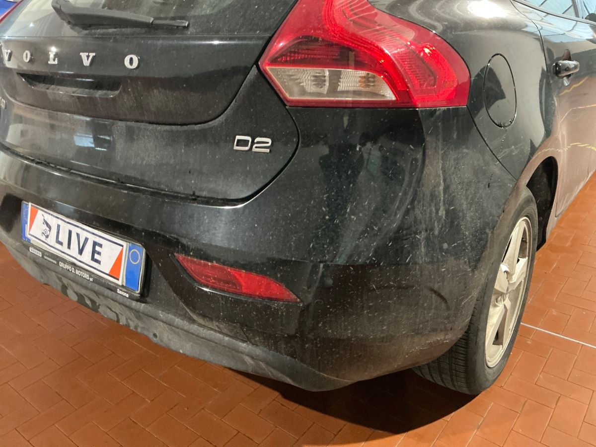 Volvo V40 2016 — photo 35