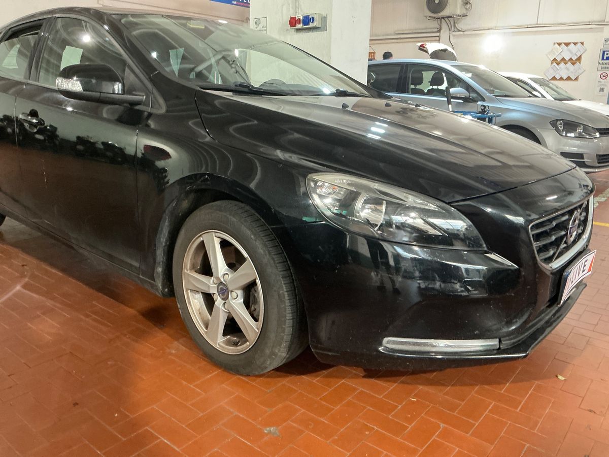 Volvo V40 2016 — photo 13