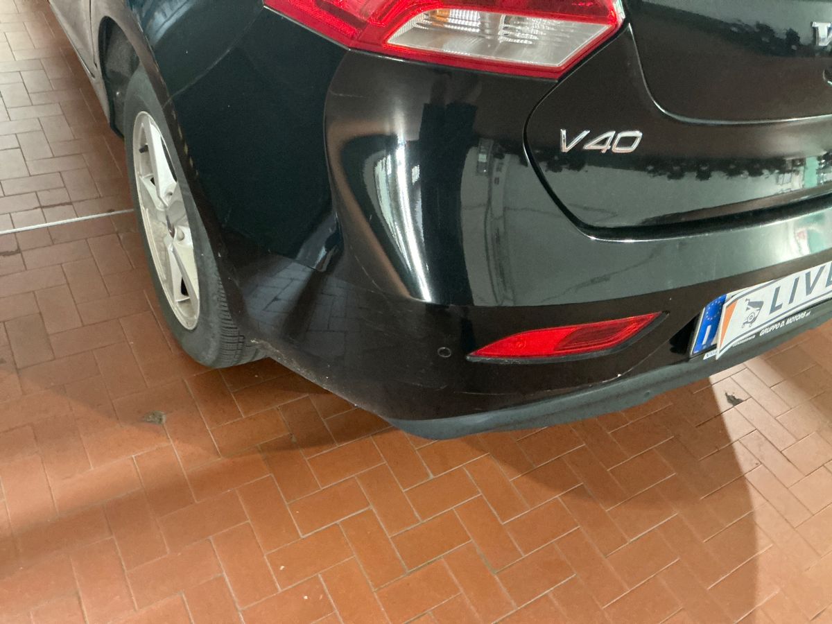 Volvo V40 2016 — photo 34