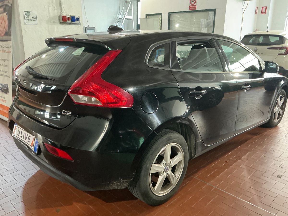 Volvo V40 2016 — photo 9