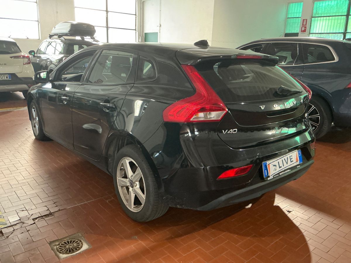 Volvo V40 2016 — photo 7