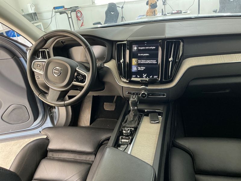 Volvo XC60 2.0 D4 Inscription 2WD — zdjęcie 12