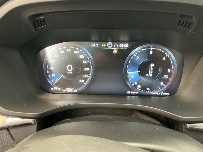 Volvo XC60 2.0 D4 Inscription 2WD — zdjęcie 13