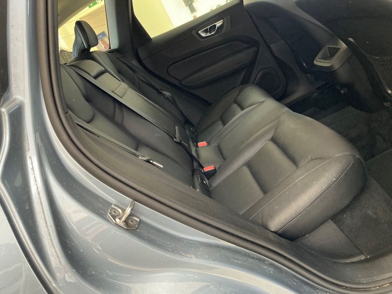 Volvo XC60 2.0 D4 Inscription 2WD — zdjęcie 14