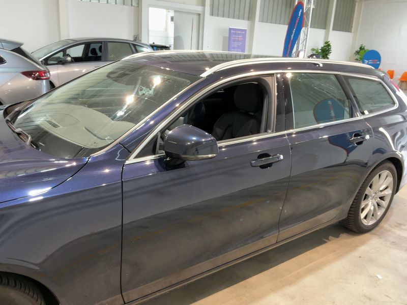 Volvo V90 2.0 D4 Momentum — zdjęcie 4