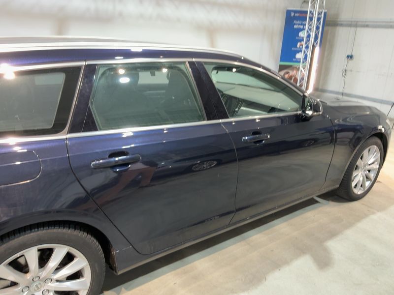 Volvo V90 2.0 D4 Momentum — zdjęcie 7