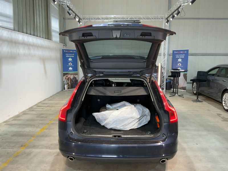 Volvo V90 2.0 D4 Momentum — zdjęcie 10