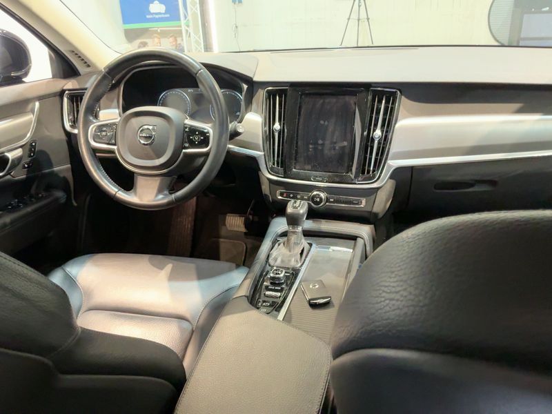 Volvo V90 2.0 D4 Momentum — zdjęcie 12