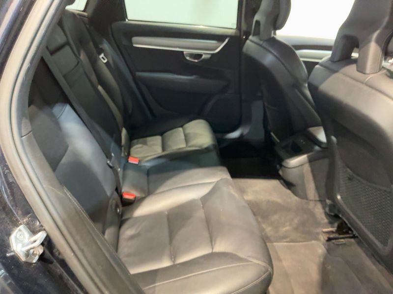 Volvo V90 2.0 D4 Momentum — zdjęcie 14