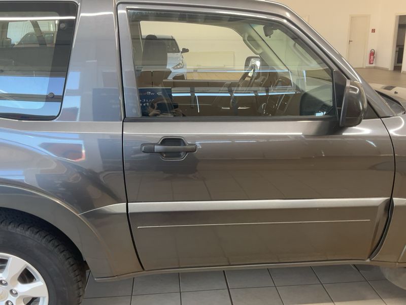 Mitsubishi Pajero 3.2 DI-D Basis — zdjęcie 7