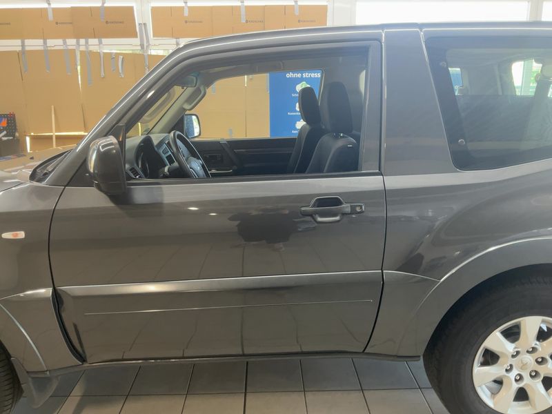 Mitsubishi Pajero 3.2 DI-D Basis — zdjęcie 4