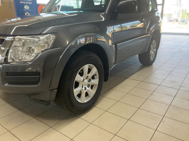 Mitsubishi Pajero 3.2 DI-D Basis — zdjęcie 2
