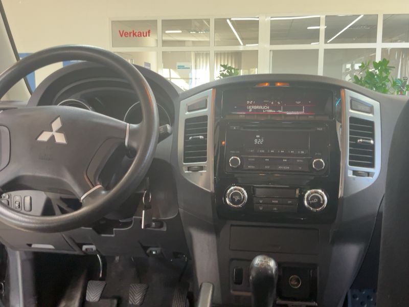 Mitsubishi Pajero 3.2 DI-D Basis — zdjęcie 12