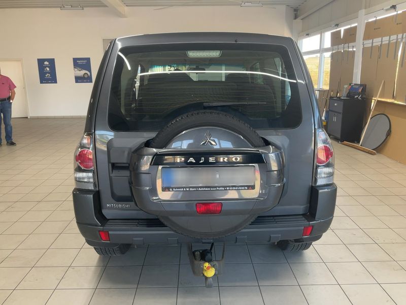 Mitsubishi Pajero 3.2 DI-D Basis — zdjęcie 5