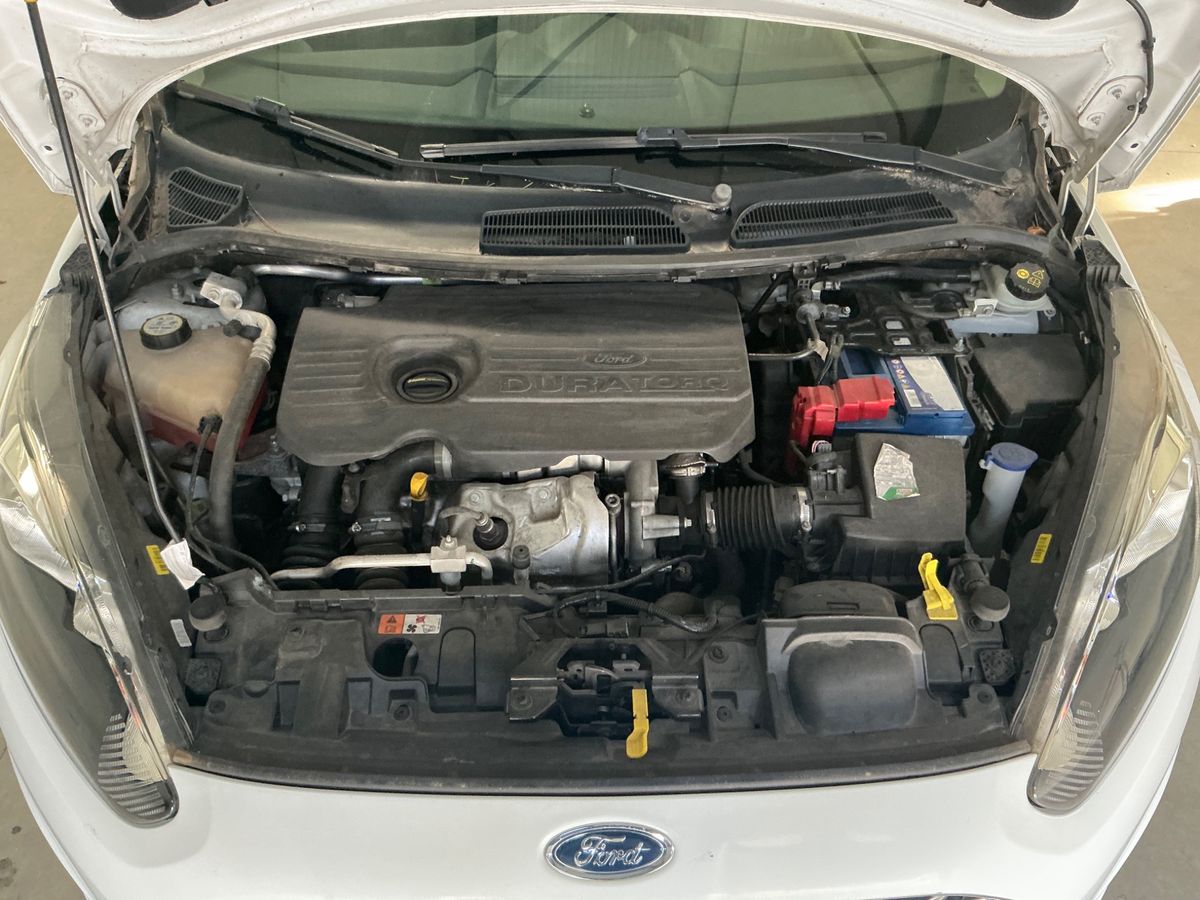 Ford Fiesta 2015 — photo 23