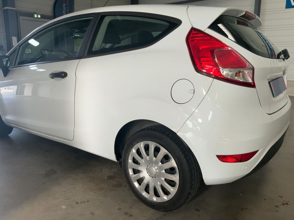 Ford Fiesta 2015 — photo 7