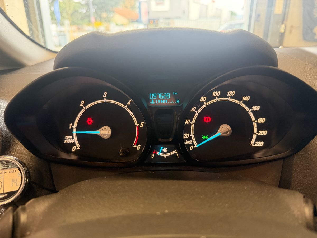 Ford Fiesta 2015 — photo 19