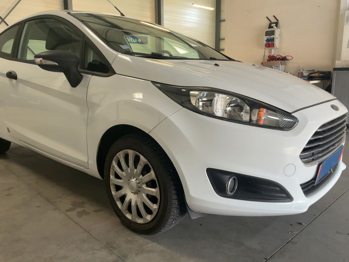 Ford Fiesta 2015 — photo 13