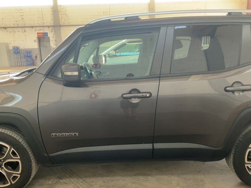 Jeep Renegade 1.6 M-Jet Limited FWD — zdjęcie 4