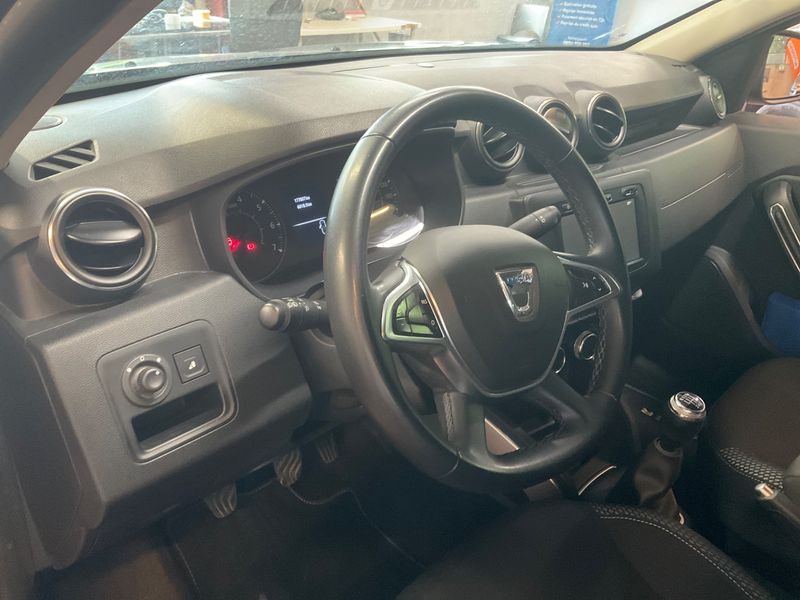 Dacia Duster 1.5 Blue dCi Prestige 2019 – снимка 22