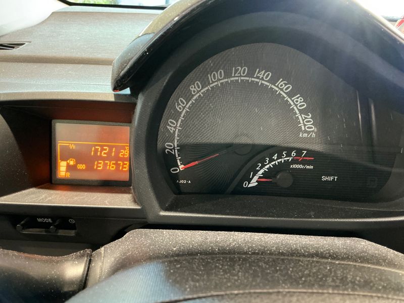 Toyota iQ 1.33 Dual VVT-i — zdjęcie 4