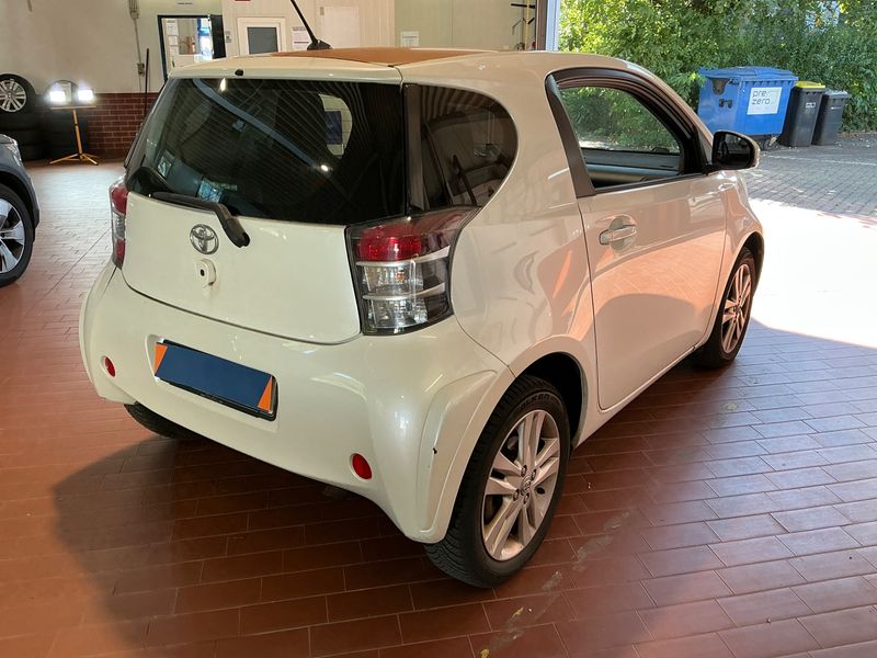 Toyota iQ 1.33 Dual VVT-i — zdjęcie 2