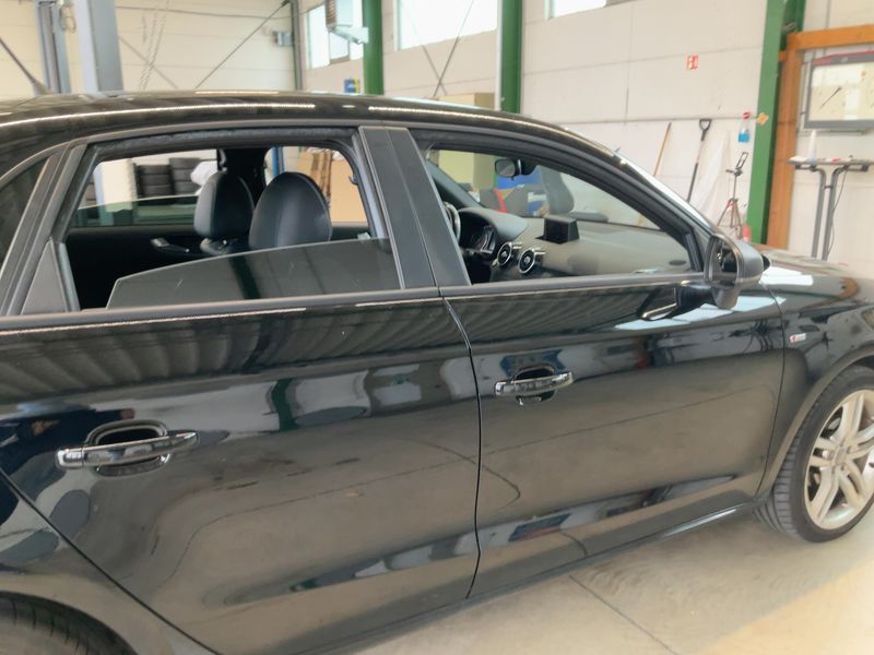 Audi A1 Sportback 1.6 TDI S line Sportpaket — zdjęcie 7