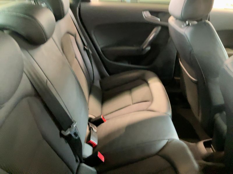 Audi A1 Sportback 1.6 TDI S line Sportpaket — zdjęcie 14