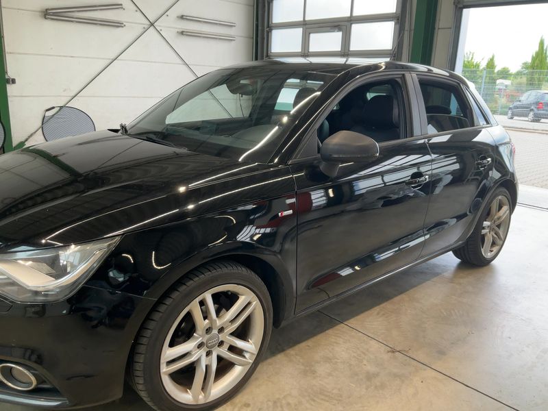 Audi A1 Sportback 1.6 TDI S line Sportpaket — zdjęcie 2