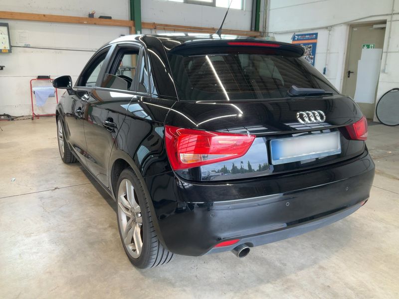 Audi A1 Sportback 1.6 TDI S line Sportpaket — zdjęcie 3