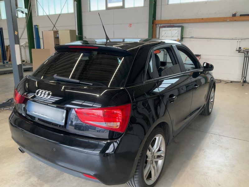 Audi A1 Sportback 1.6 TDI S line Sportpaket — zdjęcie 6