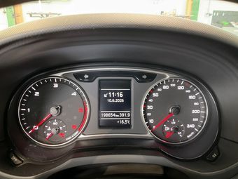 Audi A1 Sportback 1.6 TDI S line Sportpaket — zdjęcie 13