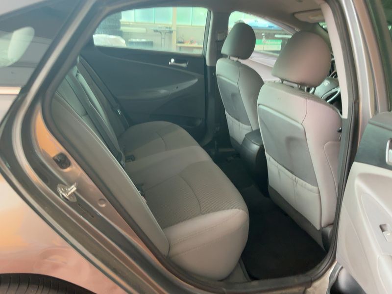 Hyundai Sonata 2.4 Prestige — zdjęcie 14